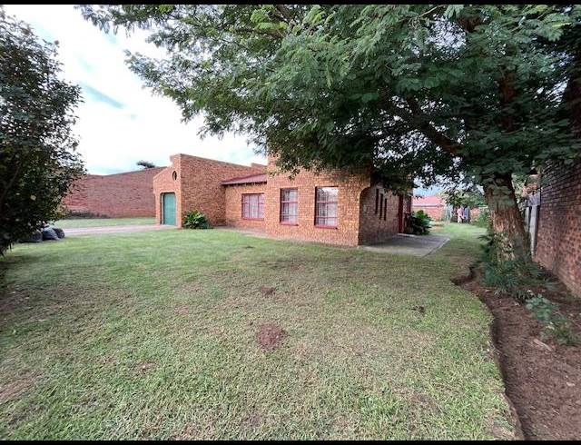 4 BEDROOM HOUSE FOR SALE IN WINDMILL PARK